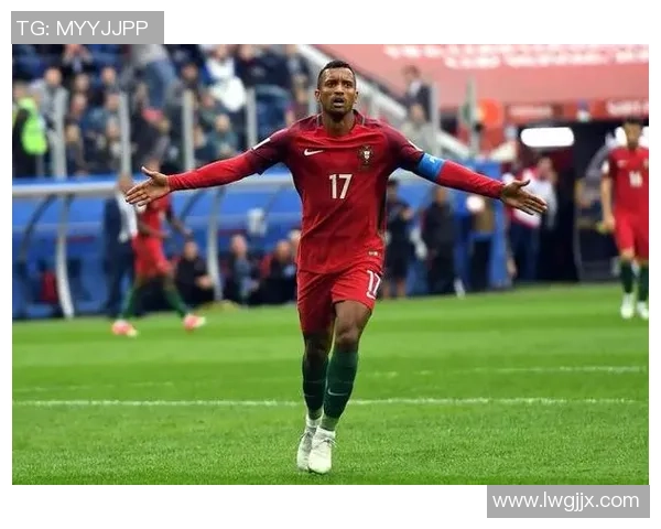 足球历史上33号球星的传奇足迹与辉煌瞬间解析