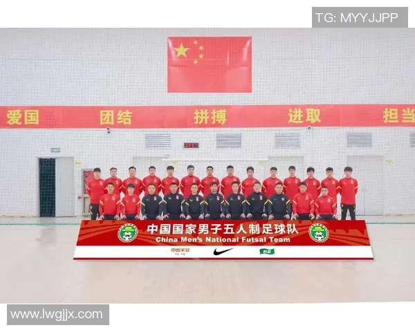 重庆五人制足球明星人物全解析 力量与技巧的完美融合